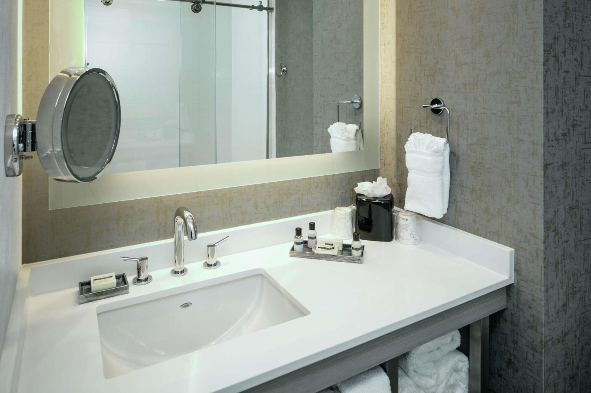 Hilton Garden Inn Seattle Bellevue Downtown, Wa Exterior foto